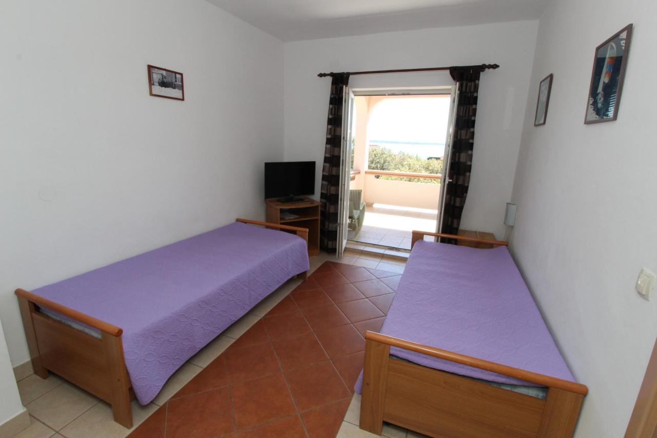 Apartments And Rooms With Parking Space Mandre, Pag - 6309 Kolan Exteriér fotografie