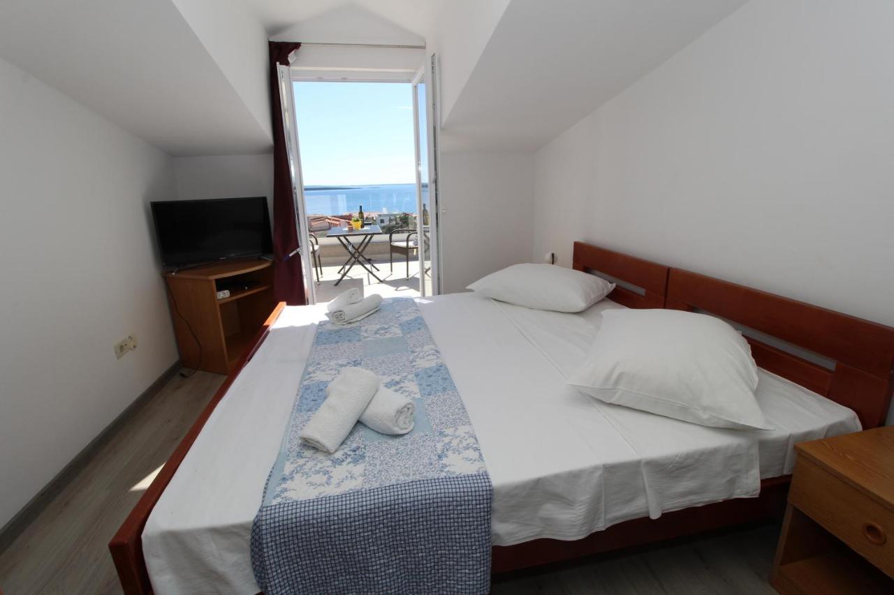 Apartments And Rooms With Parking Space Mandre, Pag - 6309 Kolan Exteriér fotografie