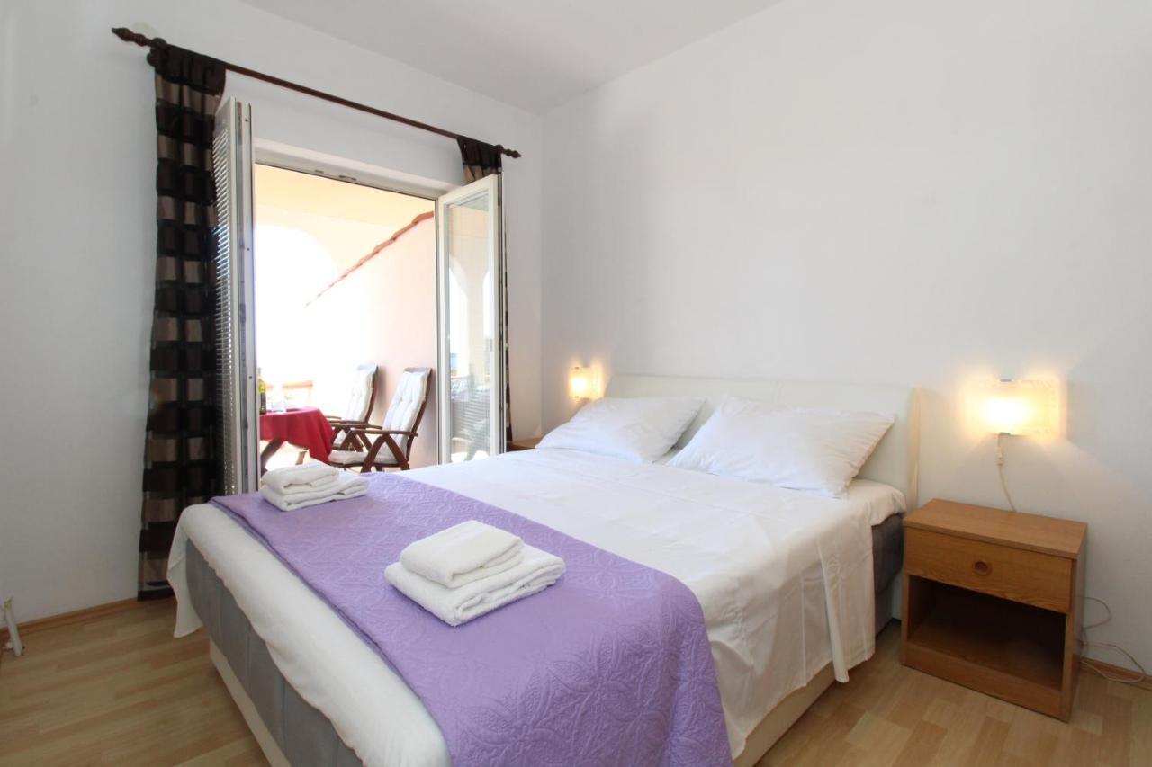 Apartments And Rooms With Parking Space Mandre, Pag - 6309 Kolan Exteriér fotografie