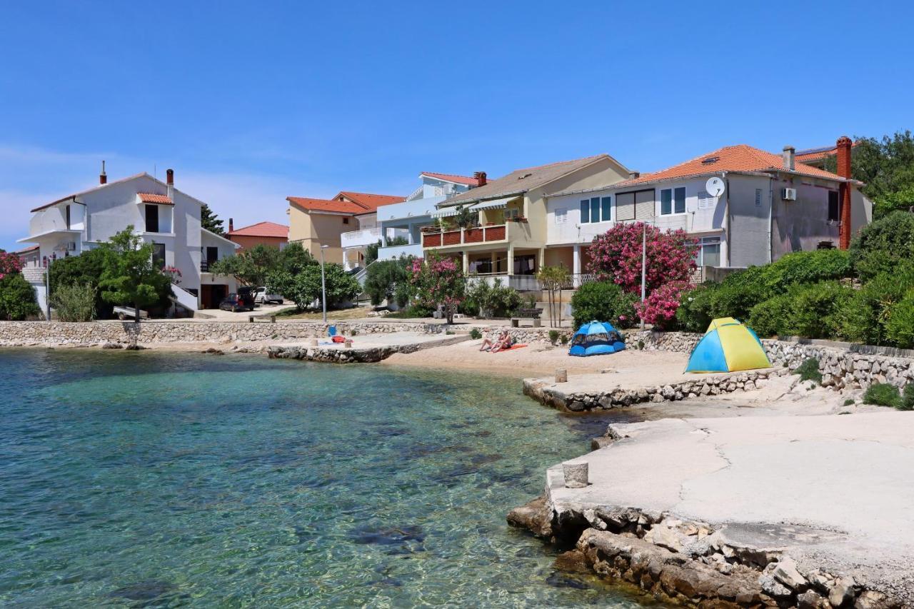 Apartments And Rooms With Parking Space Mandre, Pag - 6309 Kolan Exteriér fotografie